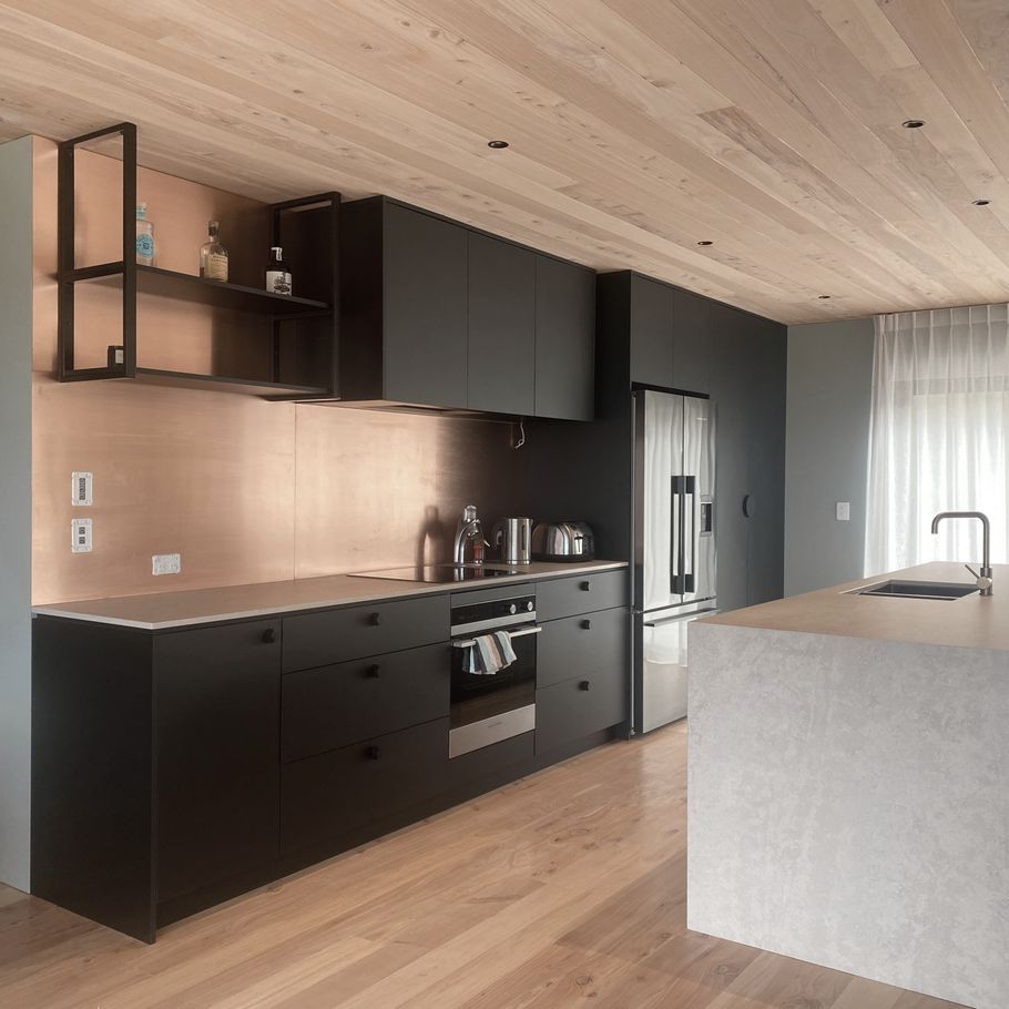 Two couples, one beautiful bach build