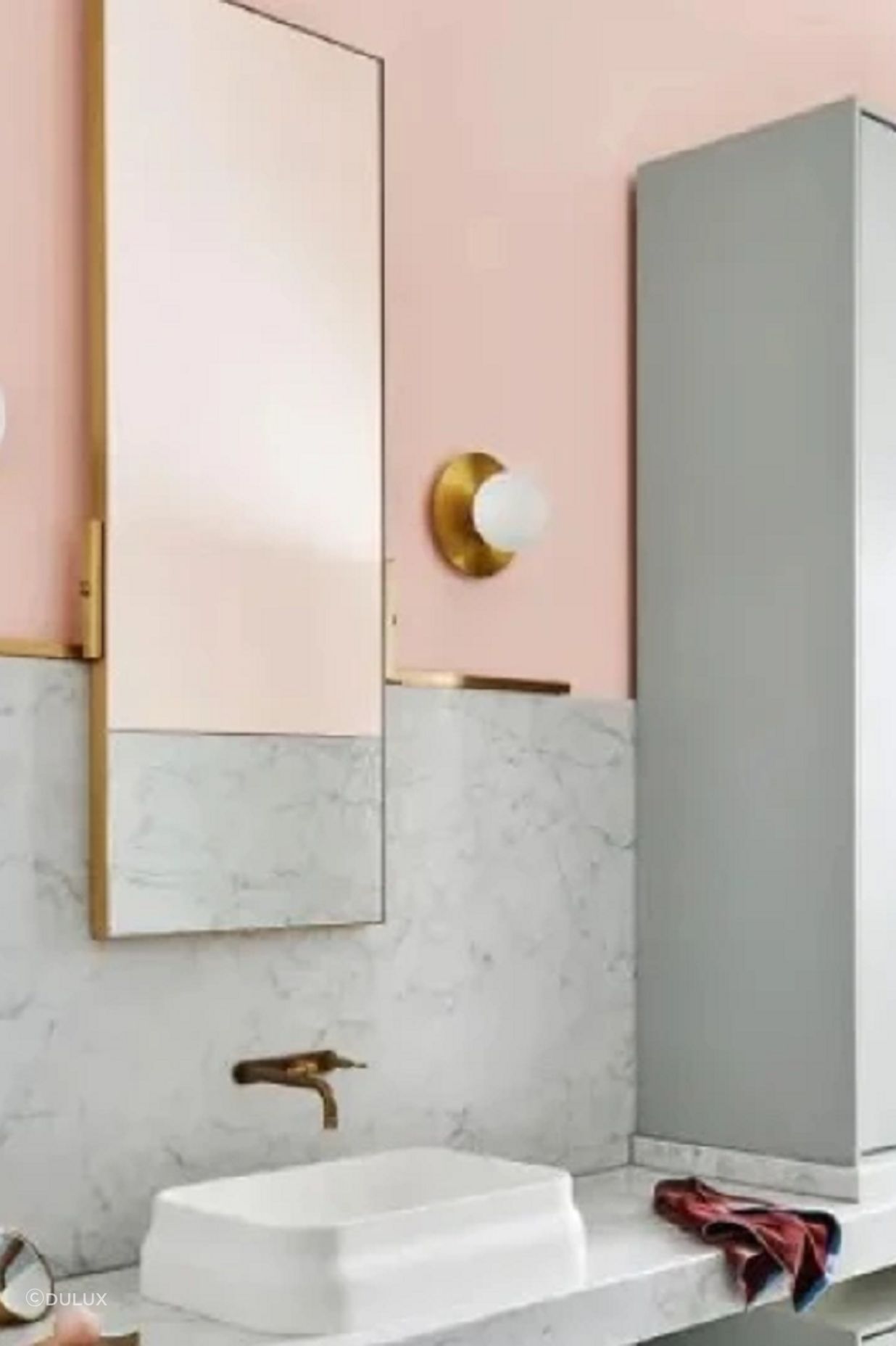 Interior-bathroom-Porcelian-Crab-grey.png