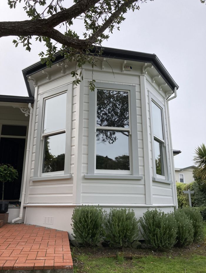 Double-Hung Sash Windows in a Bay - Double Glazed with the special character maintained