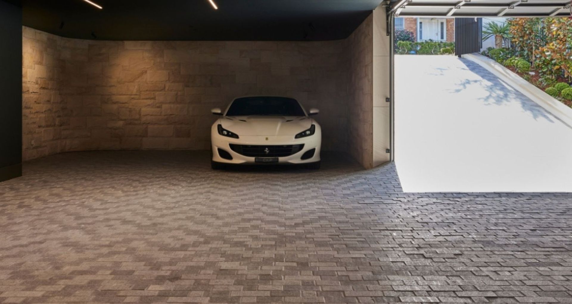 Two Tone Porphyry Cobblestones | EB Interiors | Ben Richardson Building | Pablo Veiga Photography