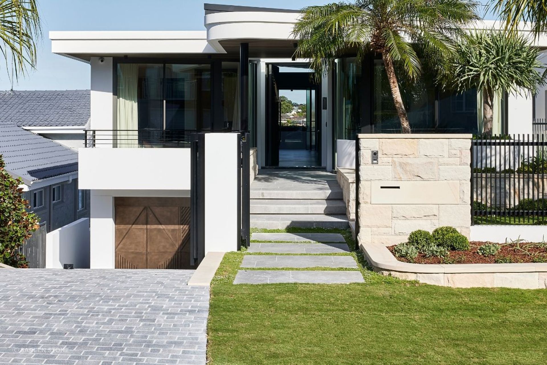 Two-Tone-Porphyry-Cobblestones