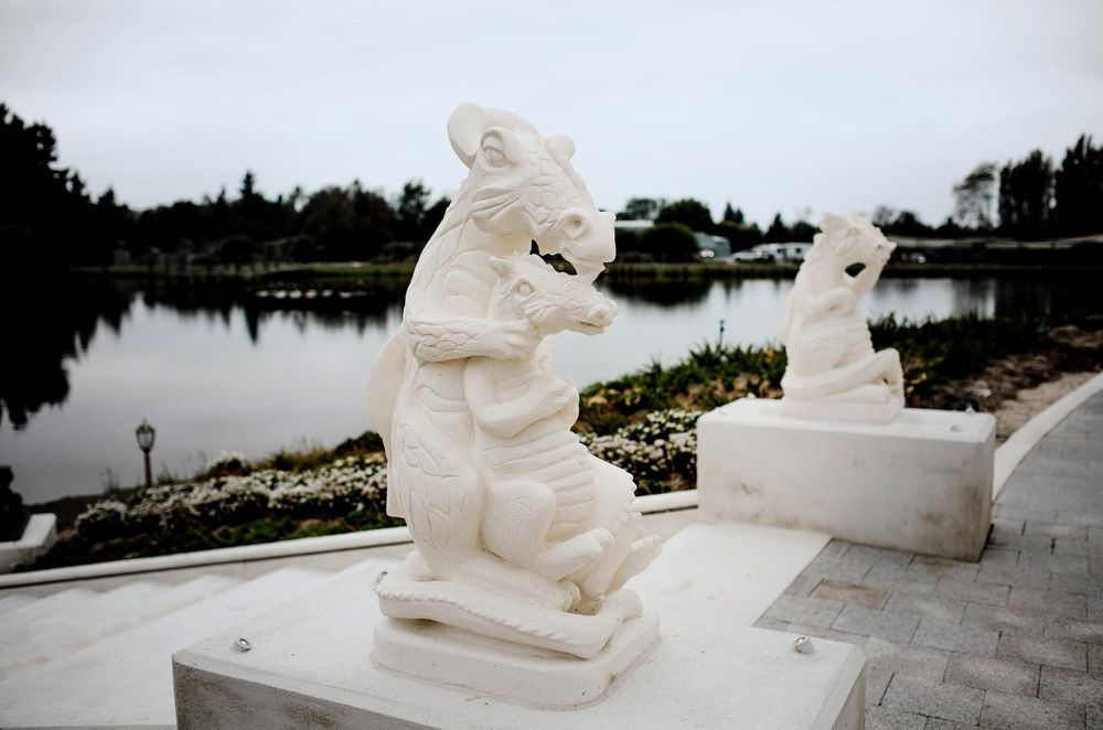 LandscapingGargoyles-2048x1366.jpg