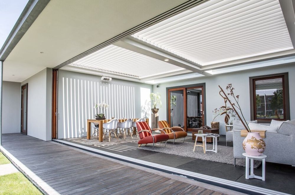 Louvretec Australia - 180 Linear Opening Roof