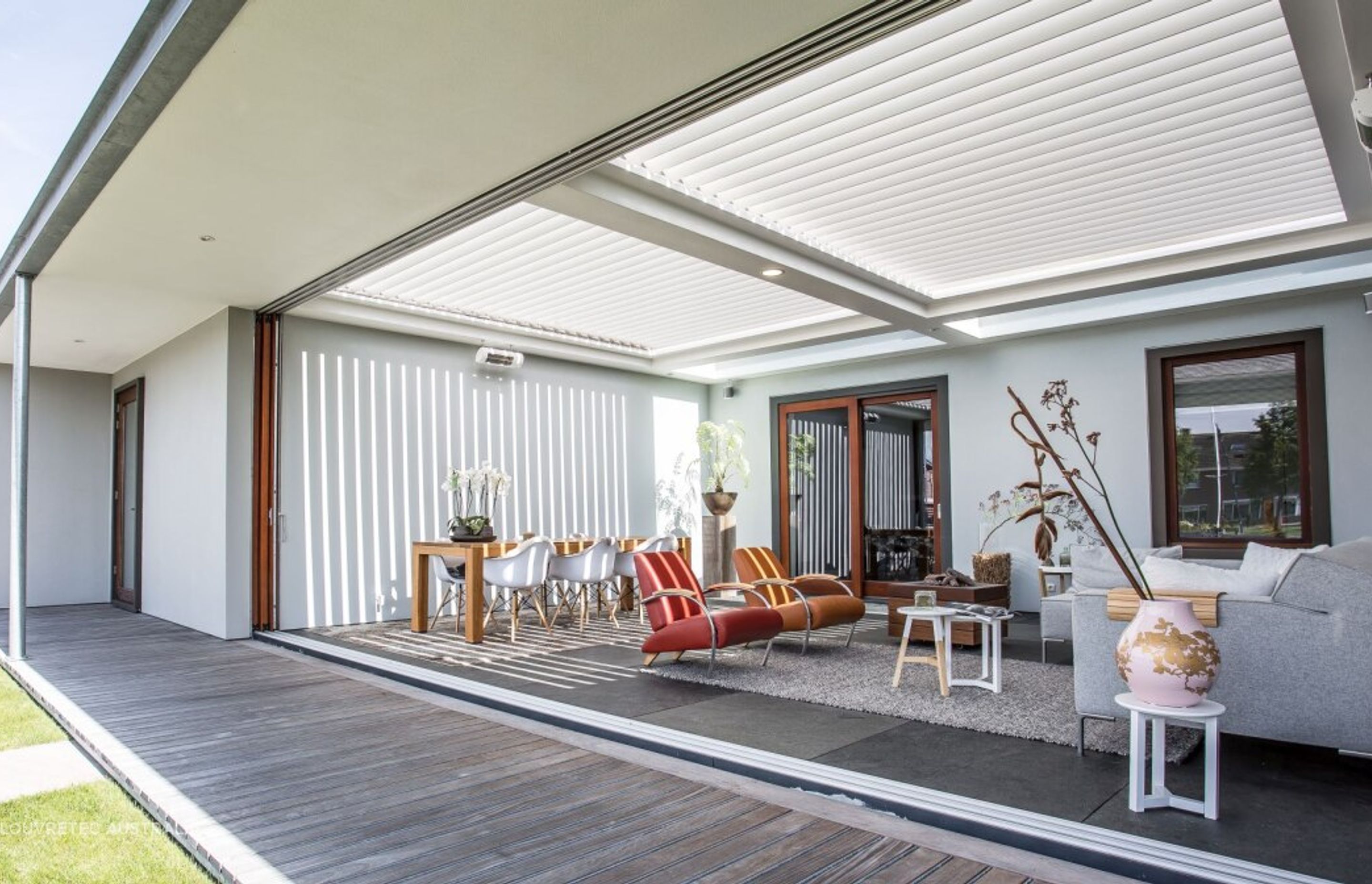Louvretec Australia - 180 Linear Opening Roof