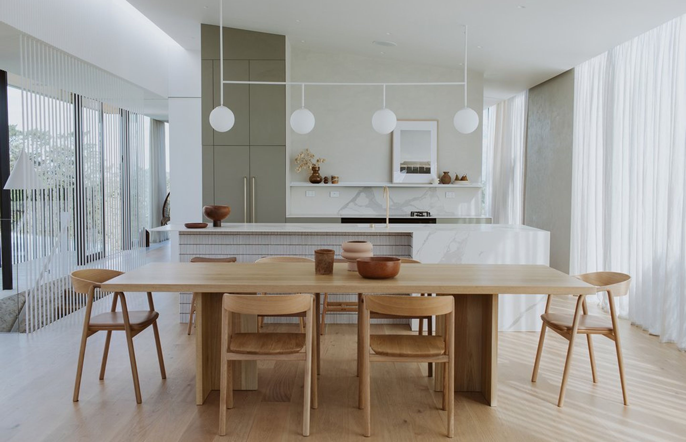 Light and Dark Kitchen Design