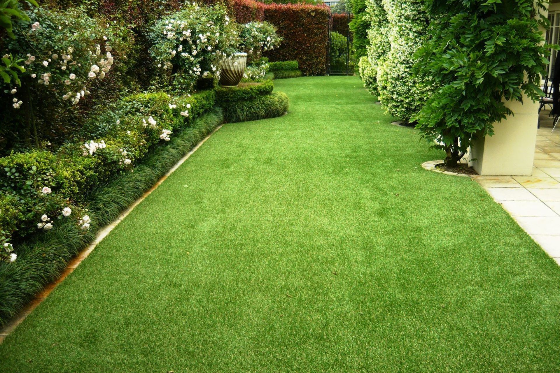 How to Spot High-Quality Synthetic Grass