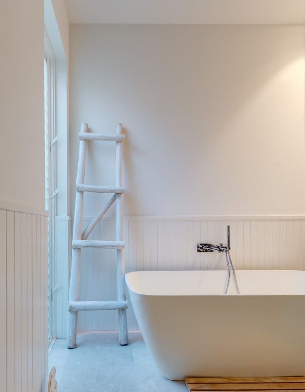 colour: white &amp; clay