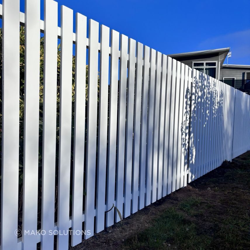Mako-Solutions-Mako-White-Picket-Aluminium-Fence-.jpg