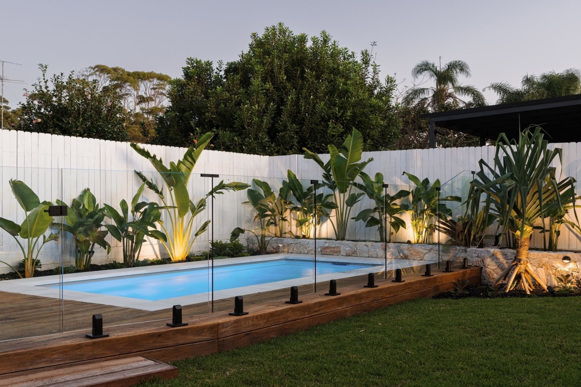 Frameless glass fencing blends safety with a modern style. Featured project: Maroubra Residence.