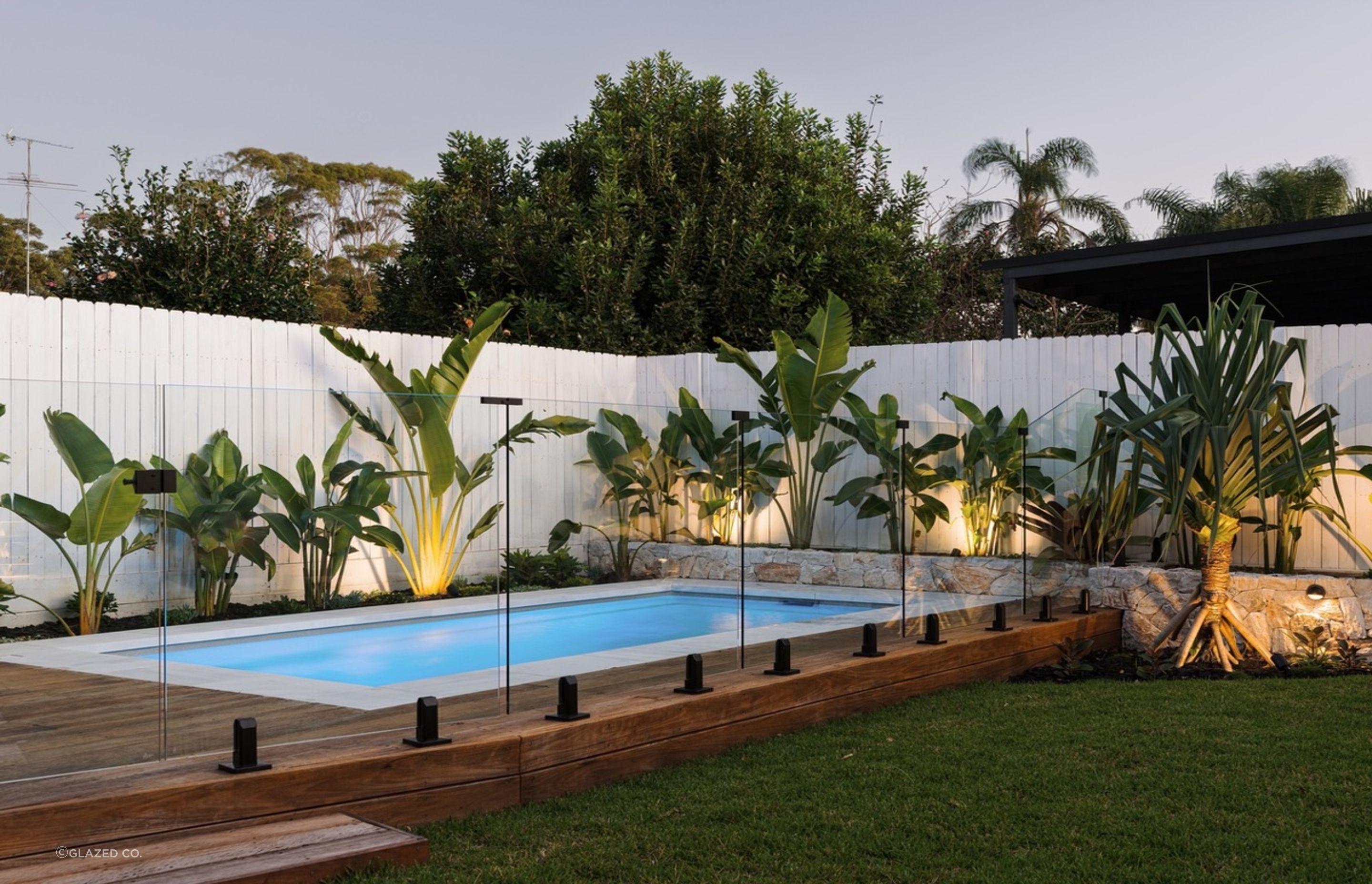 Frameless glass fencing blends safety with a modern style. Featured project: Maroubra Residence.