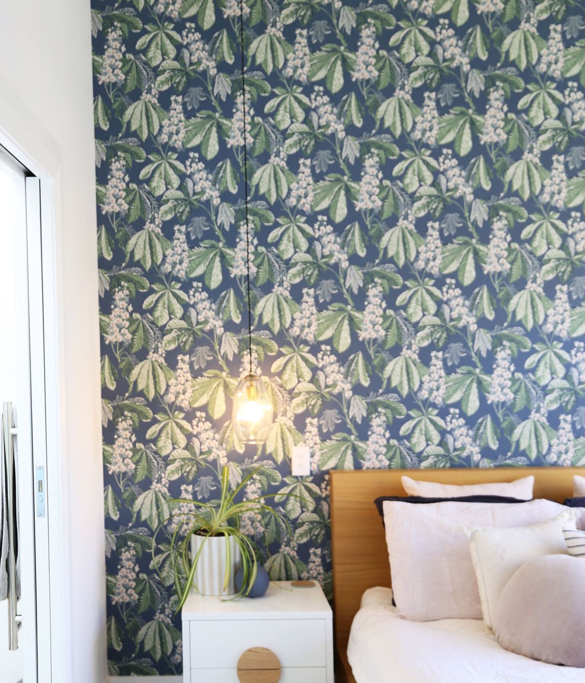 5 Hot Tips for Beautiful Bedrooms