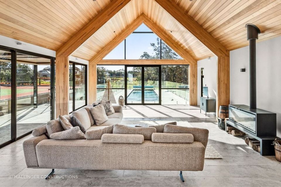 Mallinger Constructions | Silver Ash Premium Travertine Tumbled