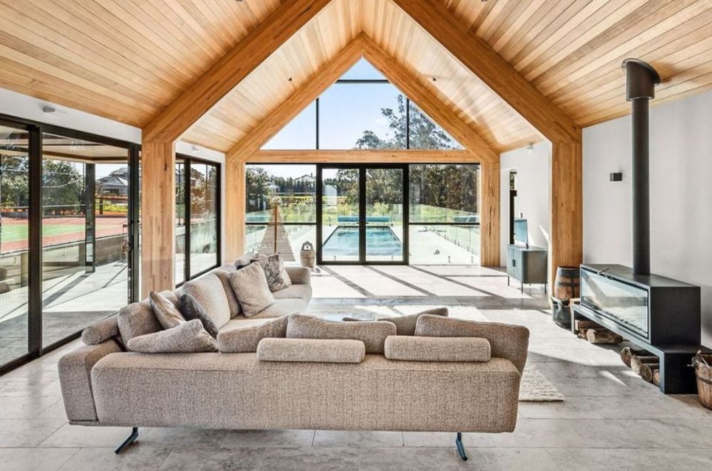 Mallinger Constructions | Silver Ash Premium Travertine Tumbled