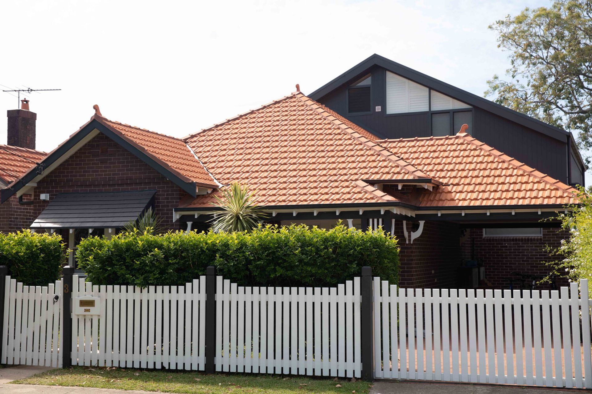 Mod-bungalow Cabarita NSW by Sandblox Studio | Photography by Liam Molloy