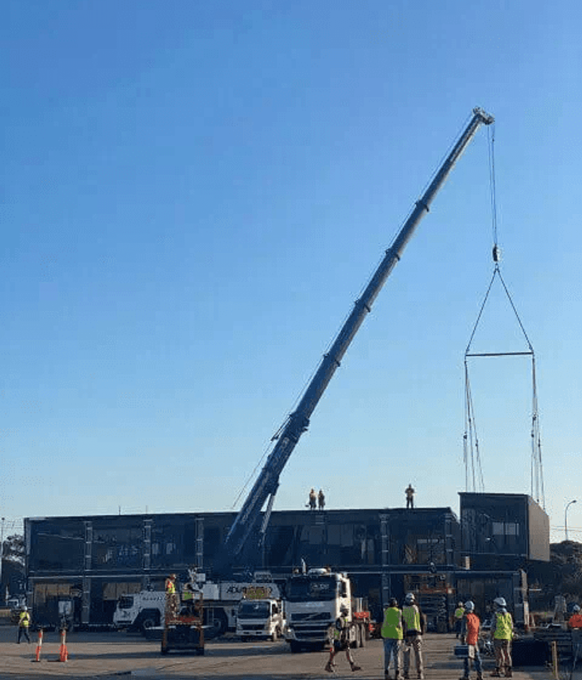 Installation of modules at Morwell TAFE. Construction by Modscape.