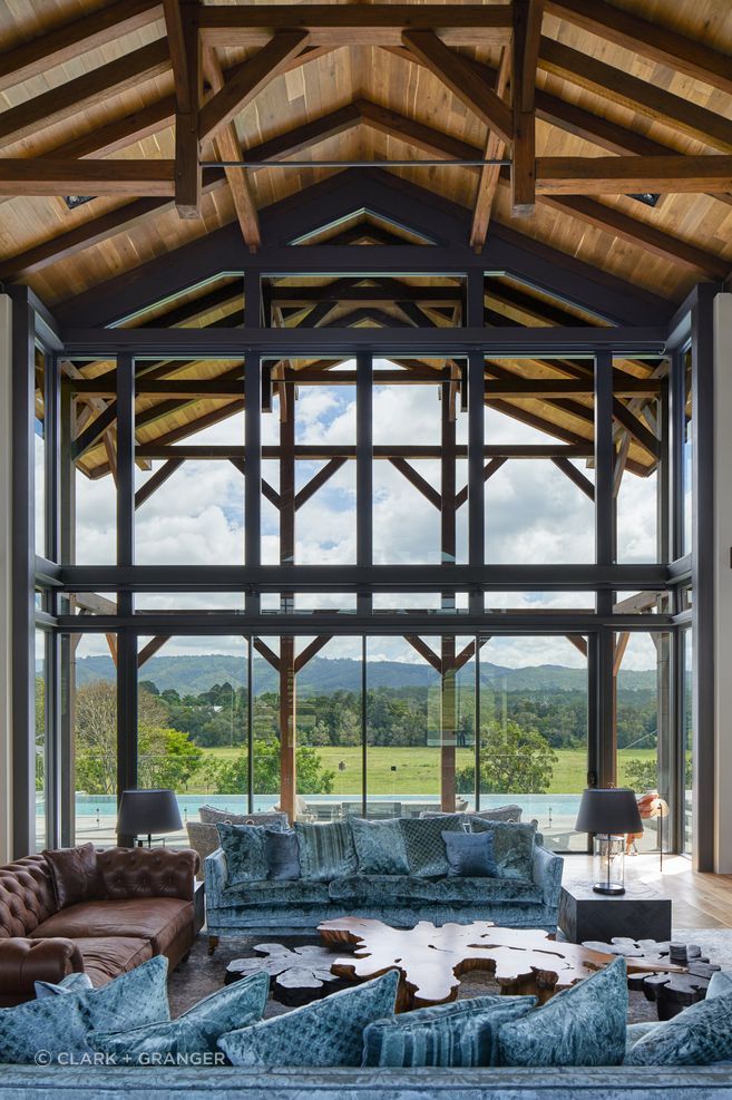The open living space gracefully balances spaciousness with a sense of intimacy. Photographer: Sabine Bannard.