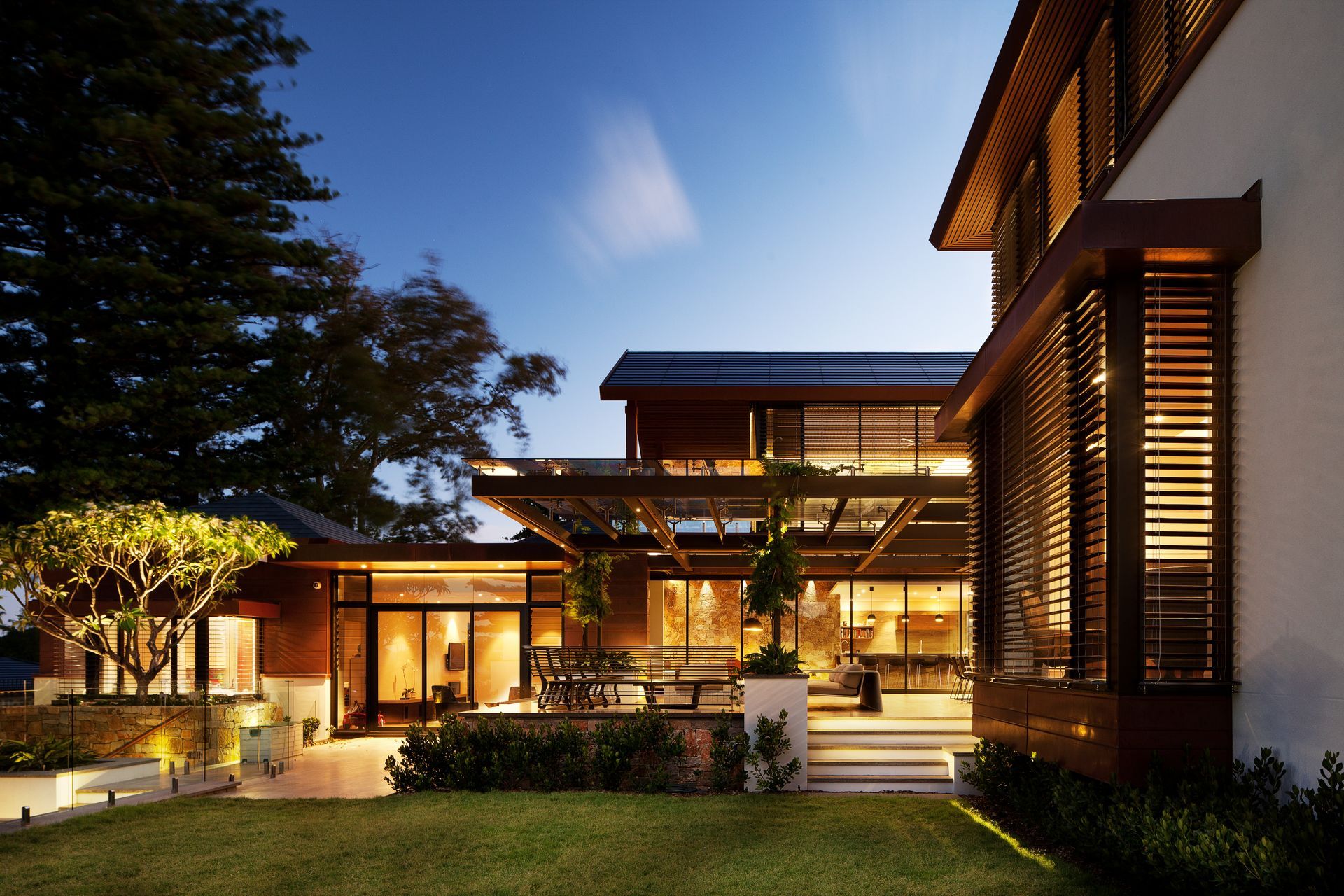 River House by Neil Cownie Architect | Photography by Robert Frith