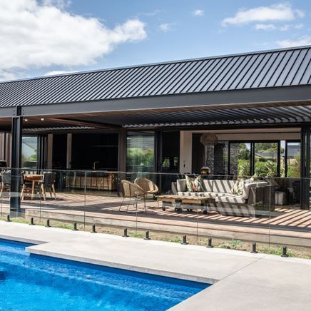 The timeless brilliance of open roof louvre systems