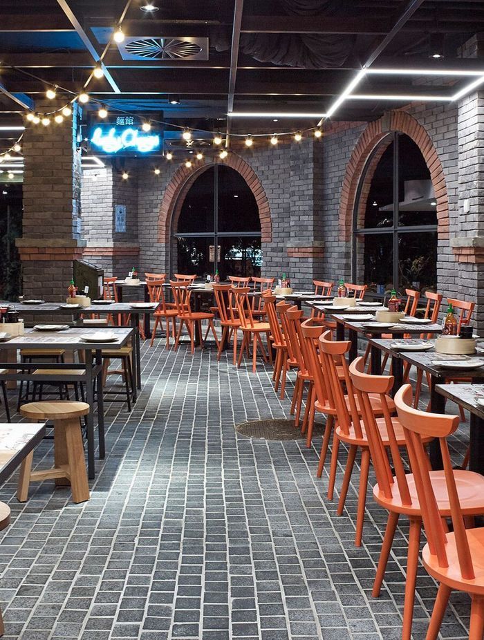 Charcoal Grey Granite Cobblestones | Paynter Dixon Construction