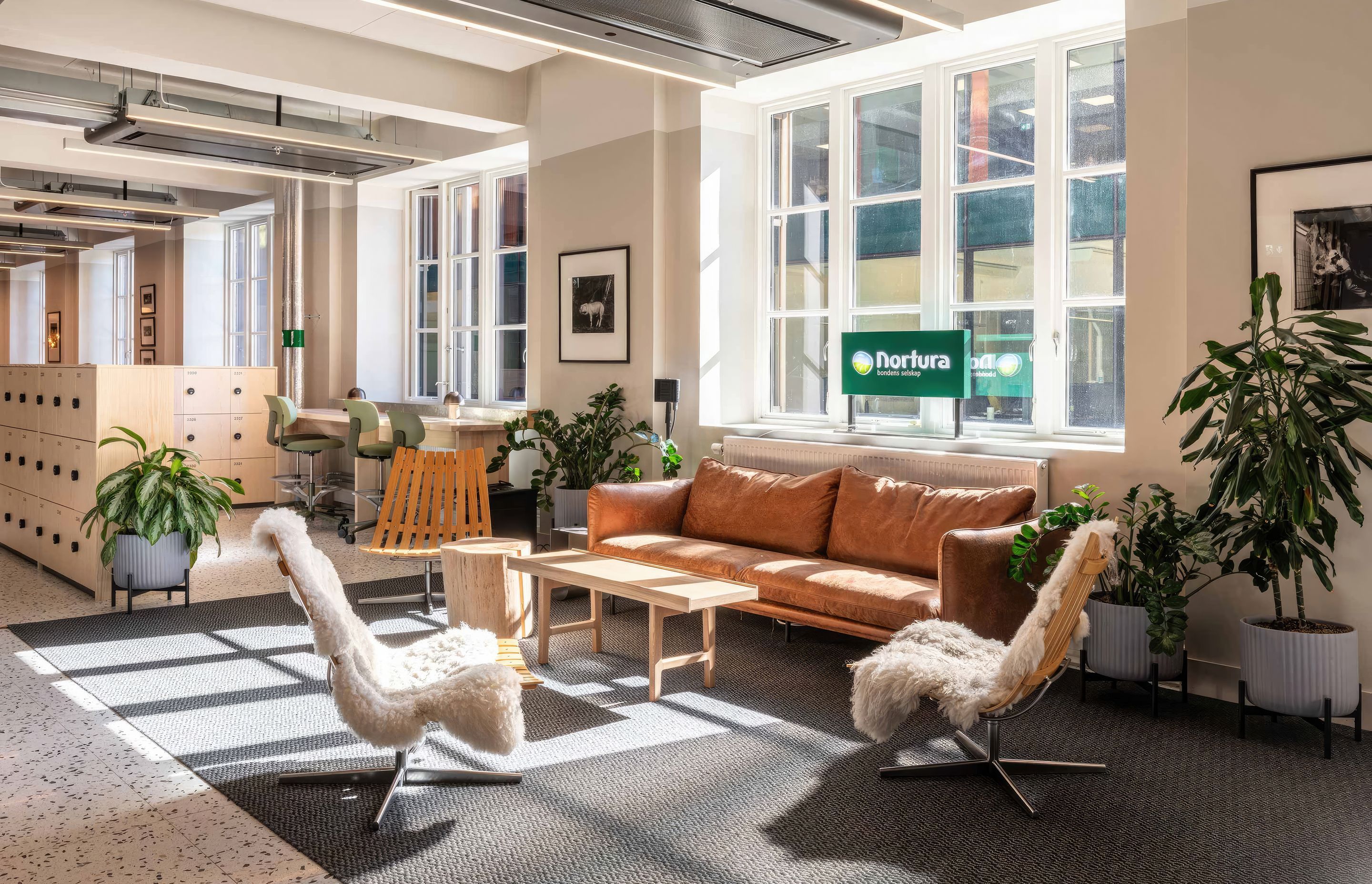 Nortura’s new Oslo Headquarters seamlessly integrates sustainability, functionality, and inclusivity within a dynamic and productive workspace. Featured Flokk design: HÅG Tion in Hemsedal (930) fabric by Gudbrandsdalens Uldvarefabrik & Flokk