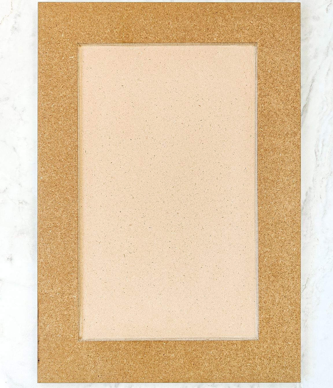 The 'Florida' has a wide frame and can be customised to suit any kitchen.