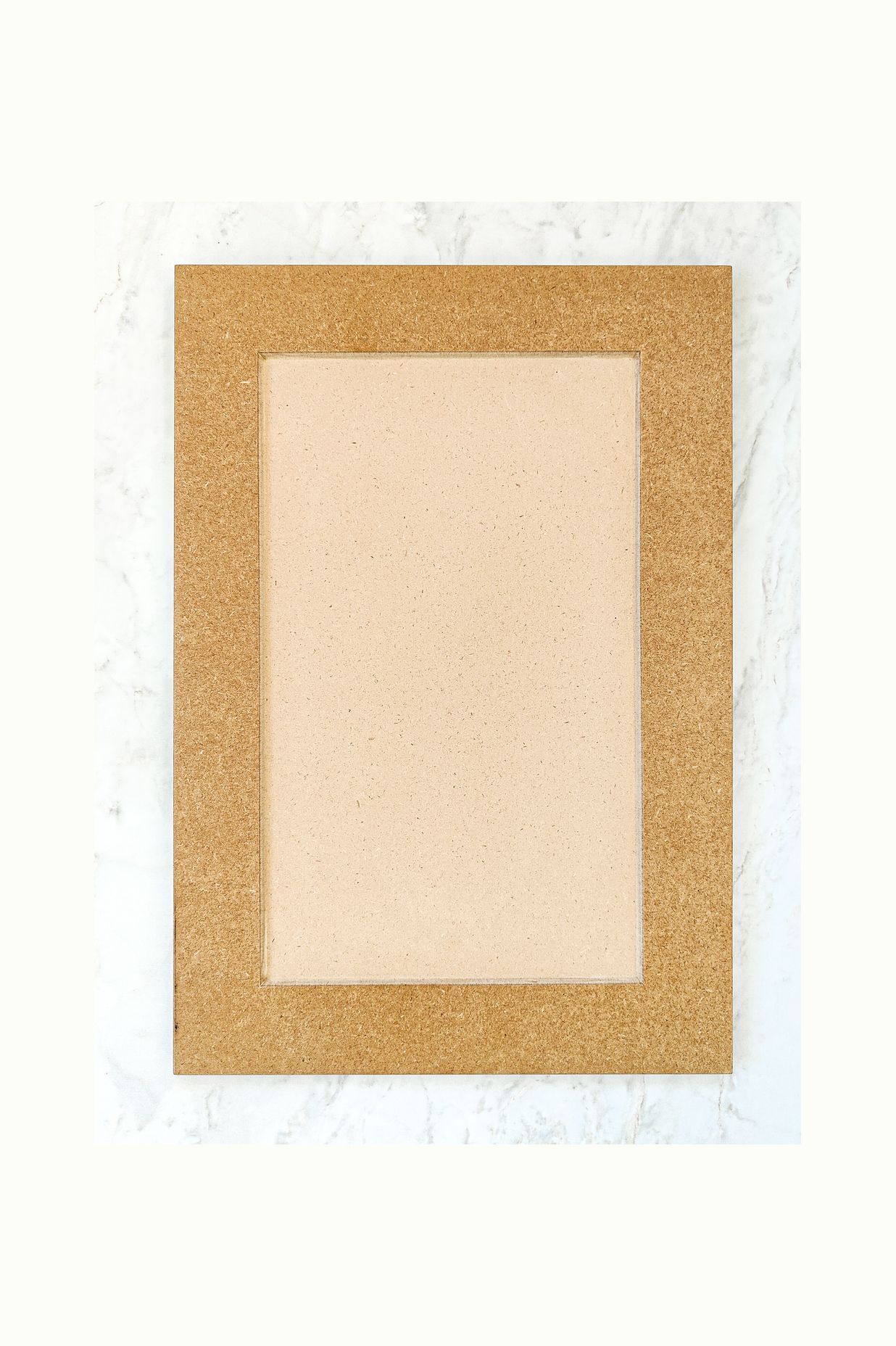 The 'Florida' has a wide frame and can be customised to suit any kitchen.