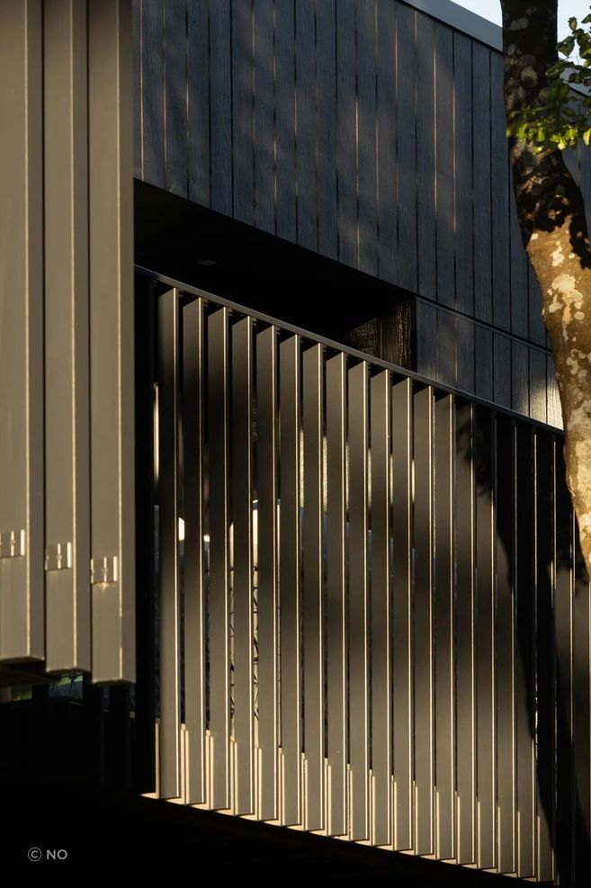 Outside-and-Arch-Alu.jpg