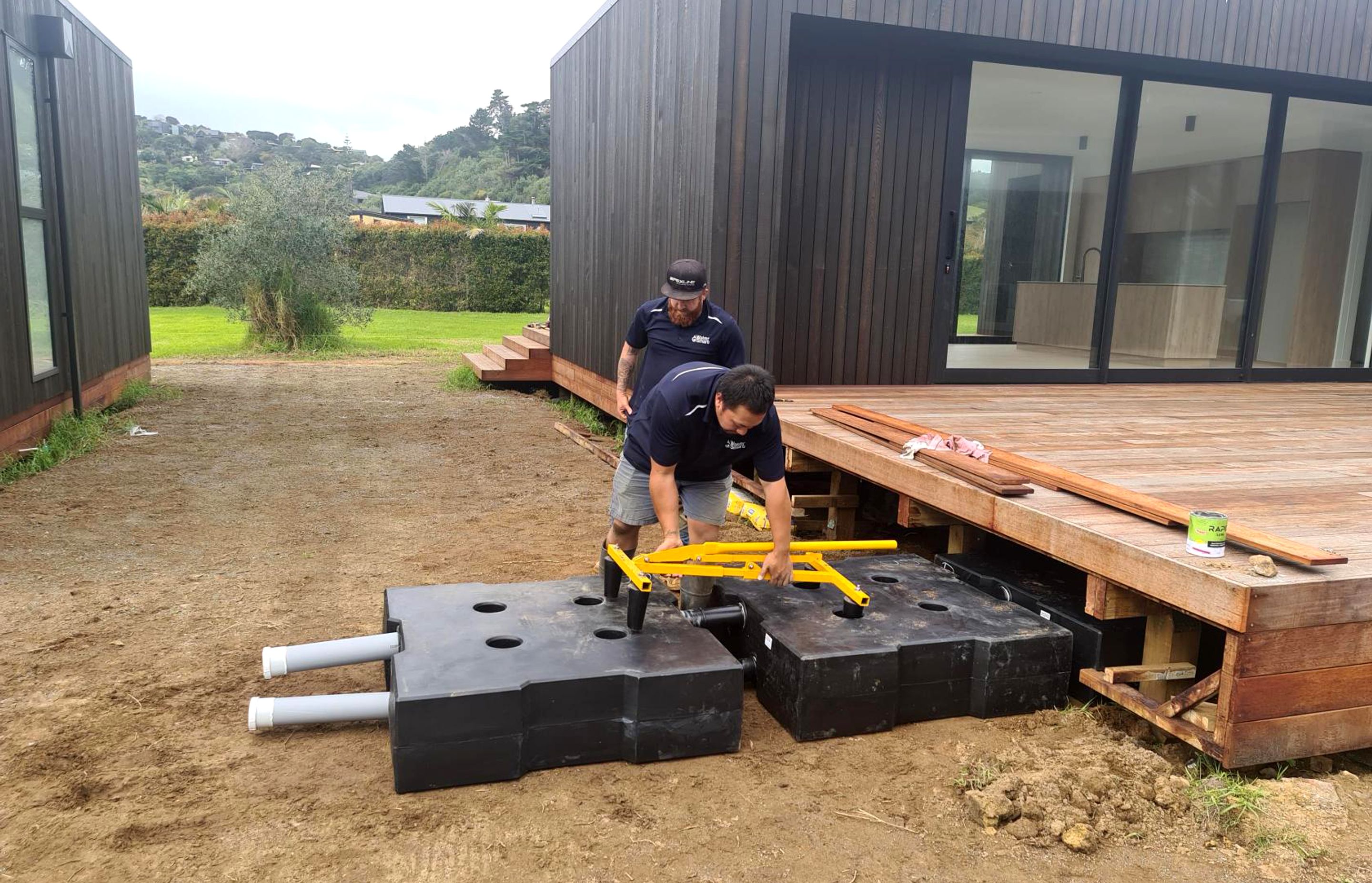 The interconnected pods can be stored in the slab, deck, lawn, patio, and driveway.