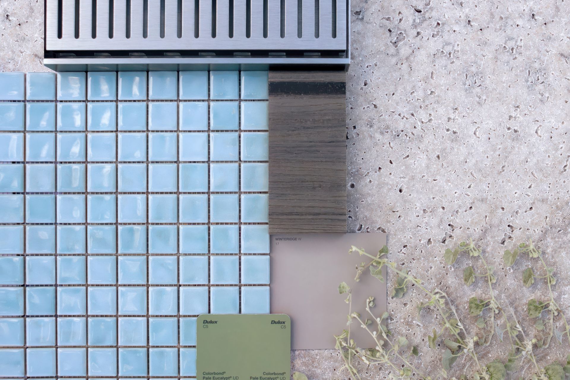 METAL &amp; ICE
Amano Ice Blue 25x25mm with Silver Travertine from Pavers Plus