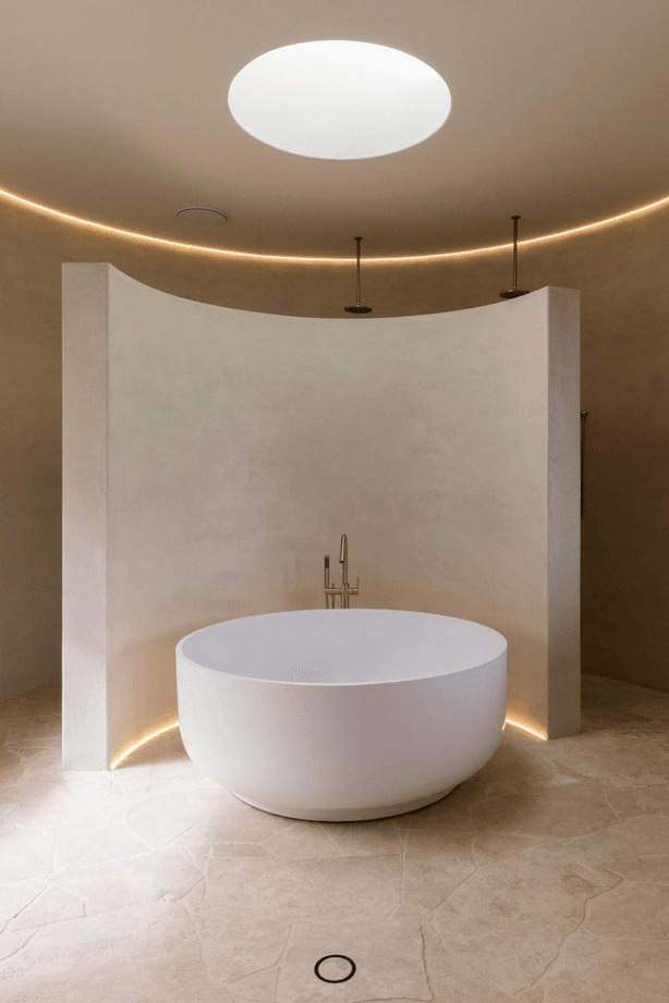 The design of the Silvia ST13 Circular Bath from Stonebaths is influenced by the Japanese soaking tub.