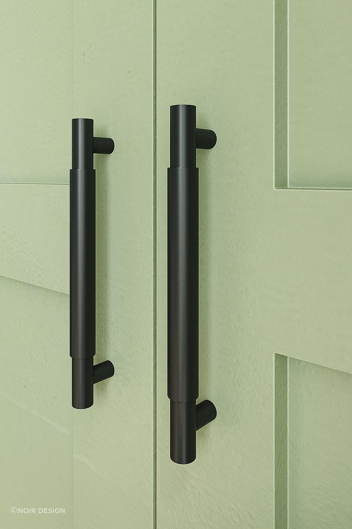 The Planar cabinet handle in matte black.