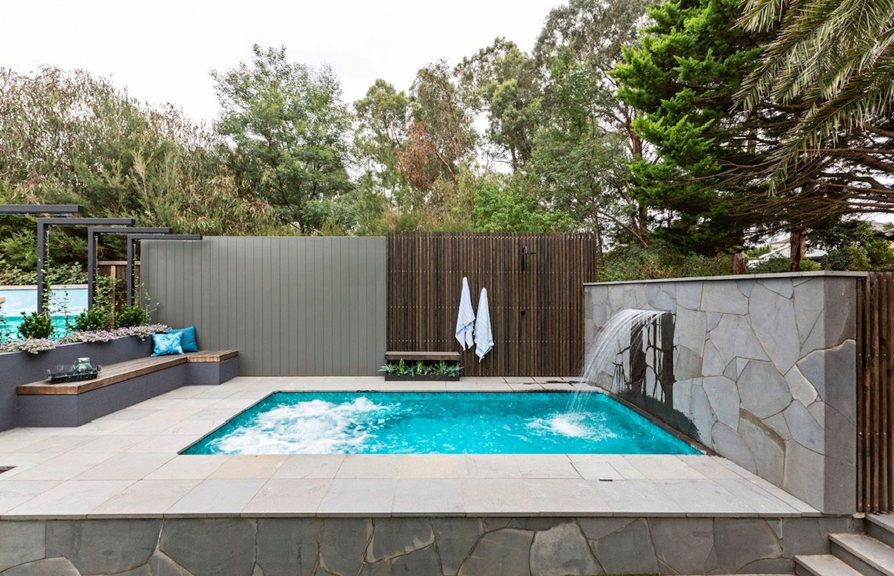 Warrandyte by Anthony Scott Landscape Design | Photography by Patrick Redmond