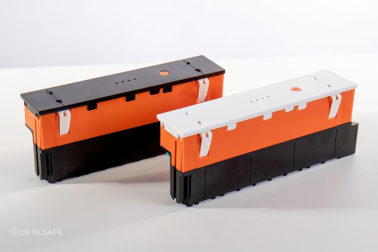 LONGEVITY
One of the key advantages of lithium-ion batteries is their extended lifespan compared to traditional batteries. This longevity translates to reduced maintenance costs and fewer replacements, making them a cost-effective choice for office applications. The lifespan of a battery depends on factors such as how it is charged and discharged. QIKPAC is programmed to shut down at 10% and charge only to 90%. Operating within these preprogrammed parameters extends the life of QIKPAC, increasing its charging cycles to an estimated 1,500, where the capacity is still at 70%, ensuring QIKPAC is still usable for many more charges.