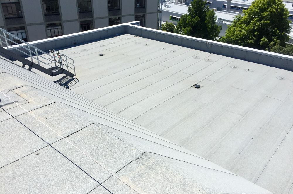 The Rutherford Regional Science and Innovation Centre (RRSIC) at the University of Canterbury features the Soprema DuOtherm Warm Roof System.