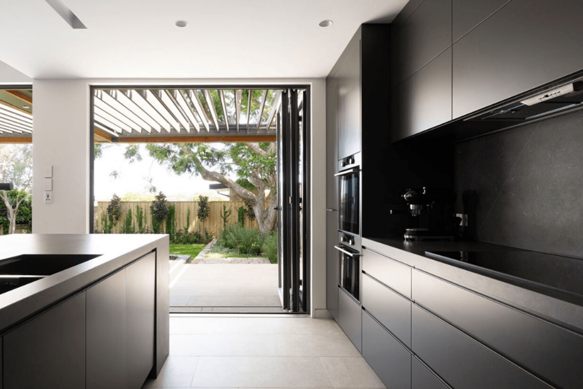Why mesh filters work best on rangehoods