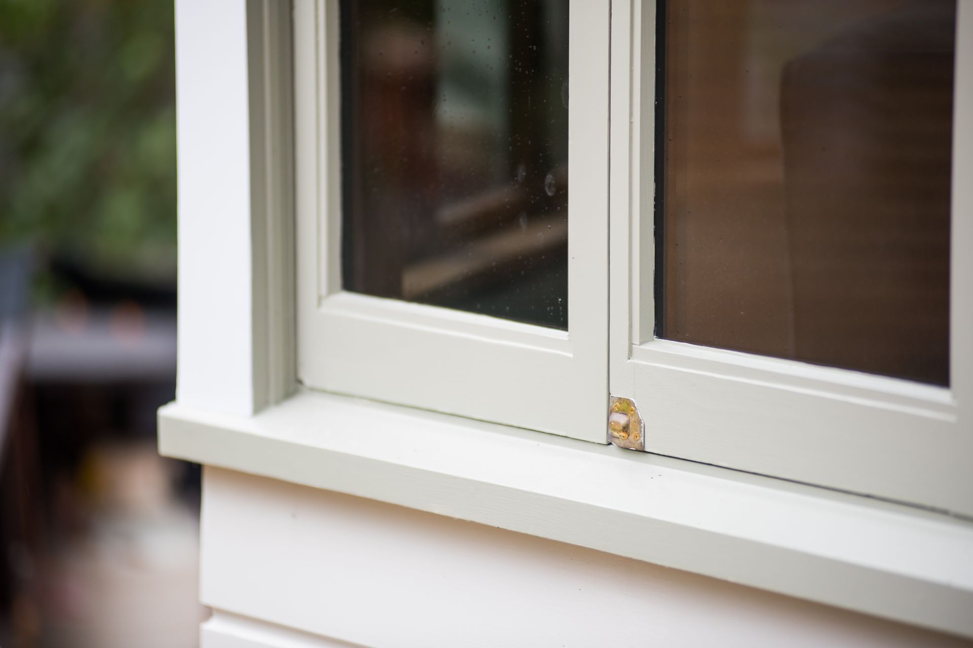 Timber beads provide a tidy, weathertight finish to this retroGLAZE® Timber Retrofit Double Glazing project, retaining the character whilst improving the comfort.