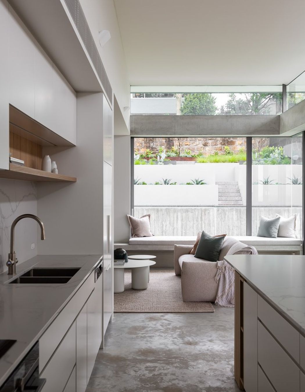 Coogee Residence by Smyth &amp; Smyth | Photography by Simon Whitbread