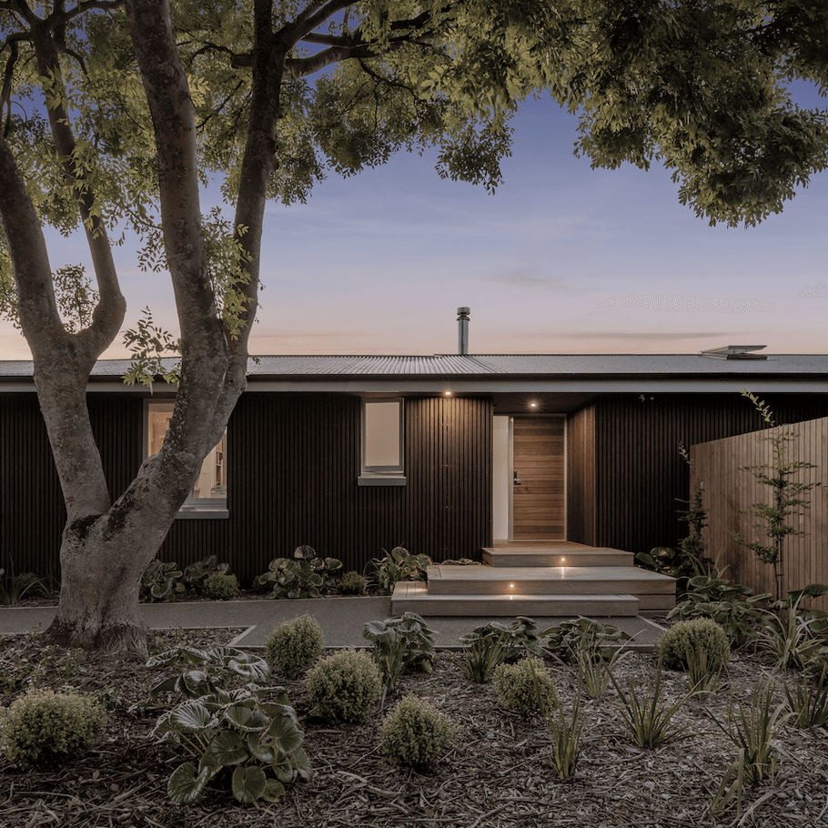 Bringing a house on the edge of a vineyard from the 1960s to the 2020s