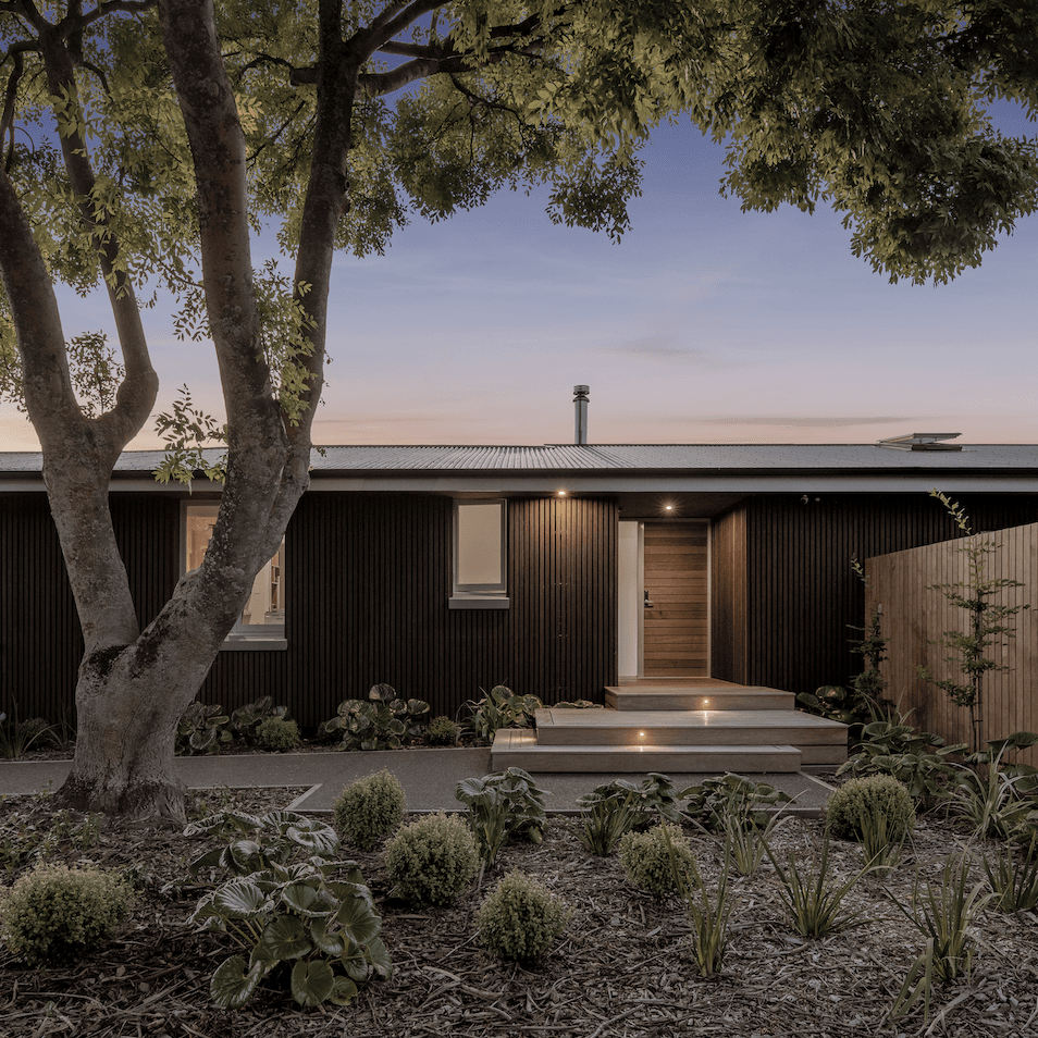 Bringing a house on the edge of a vineyard from the 1960s to the 2020s
