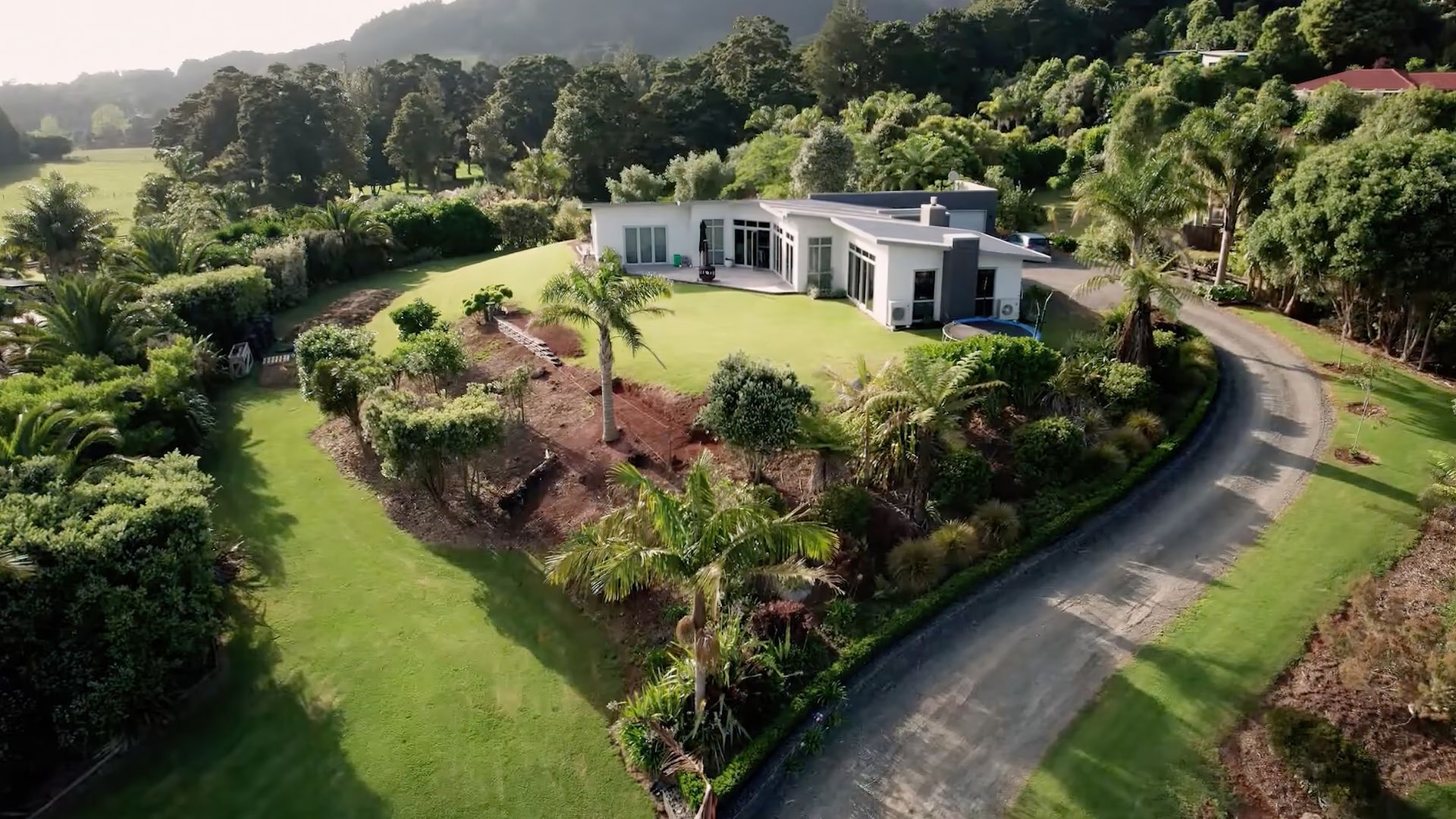 How to build a FlexMSE vegetated retaining wall | Advance Landscape Systems video