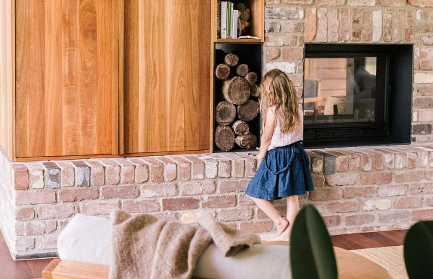 Seguin Multivision 8000 Double-Sided Cheminee by Sculpt Fireplace Collection