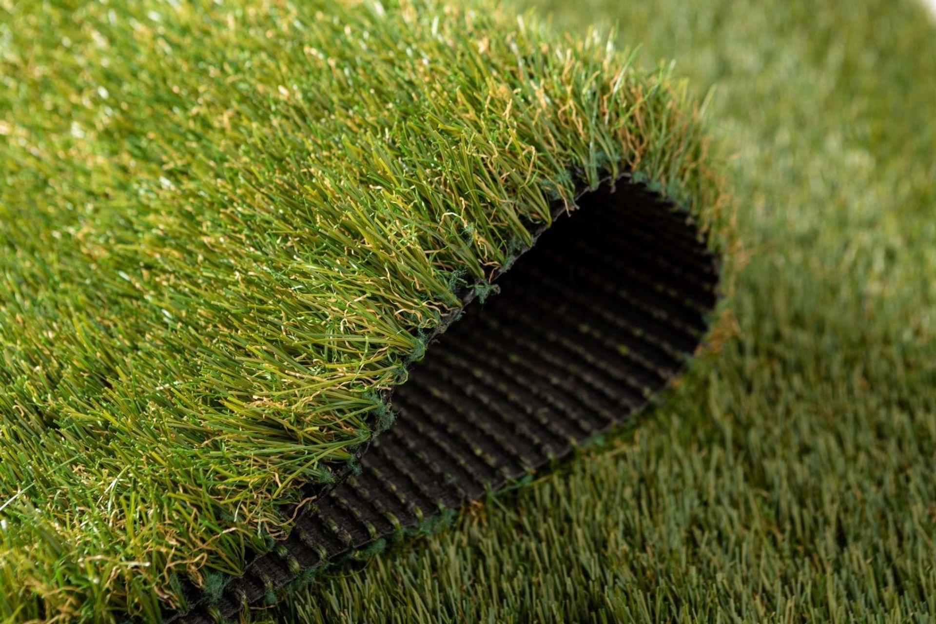 How to Spot High-Quality Synthetic Grass