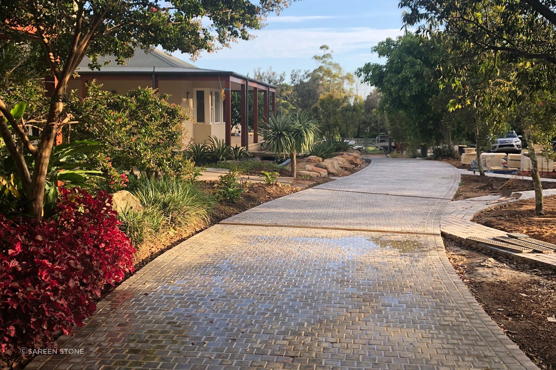 Silhouette Grey Granite Cobblestones