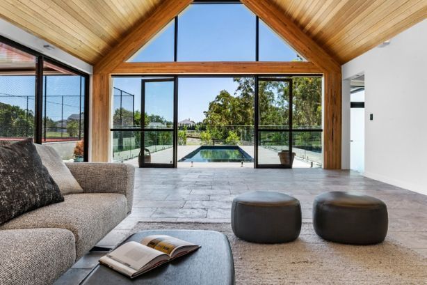 Silver Ash Travertine | Mallinger Constructions | Crystal Pools