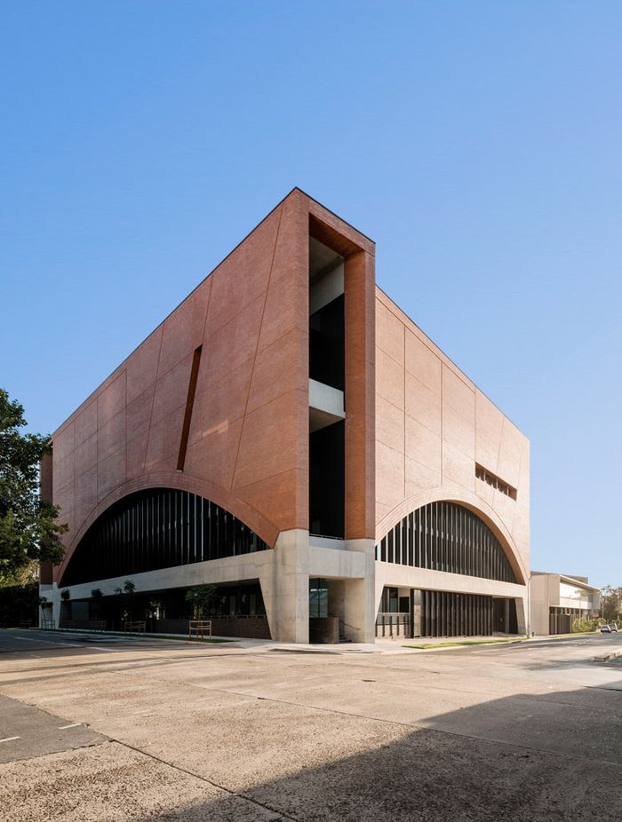 Rail Operations Centre by Smart Design Studio | Photography by Ross Honeysett, Veronique Jenkins, Martin Siegner