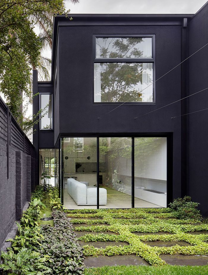 South Yarra by Kelly Royle Landscape Architecture | Photography by Tatjana Plitt