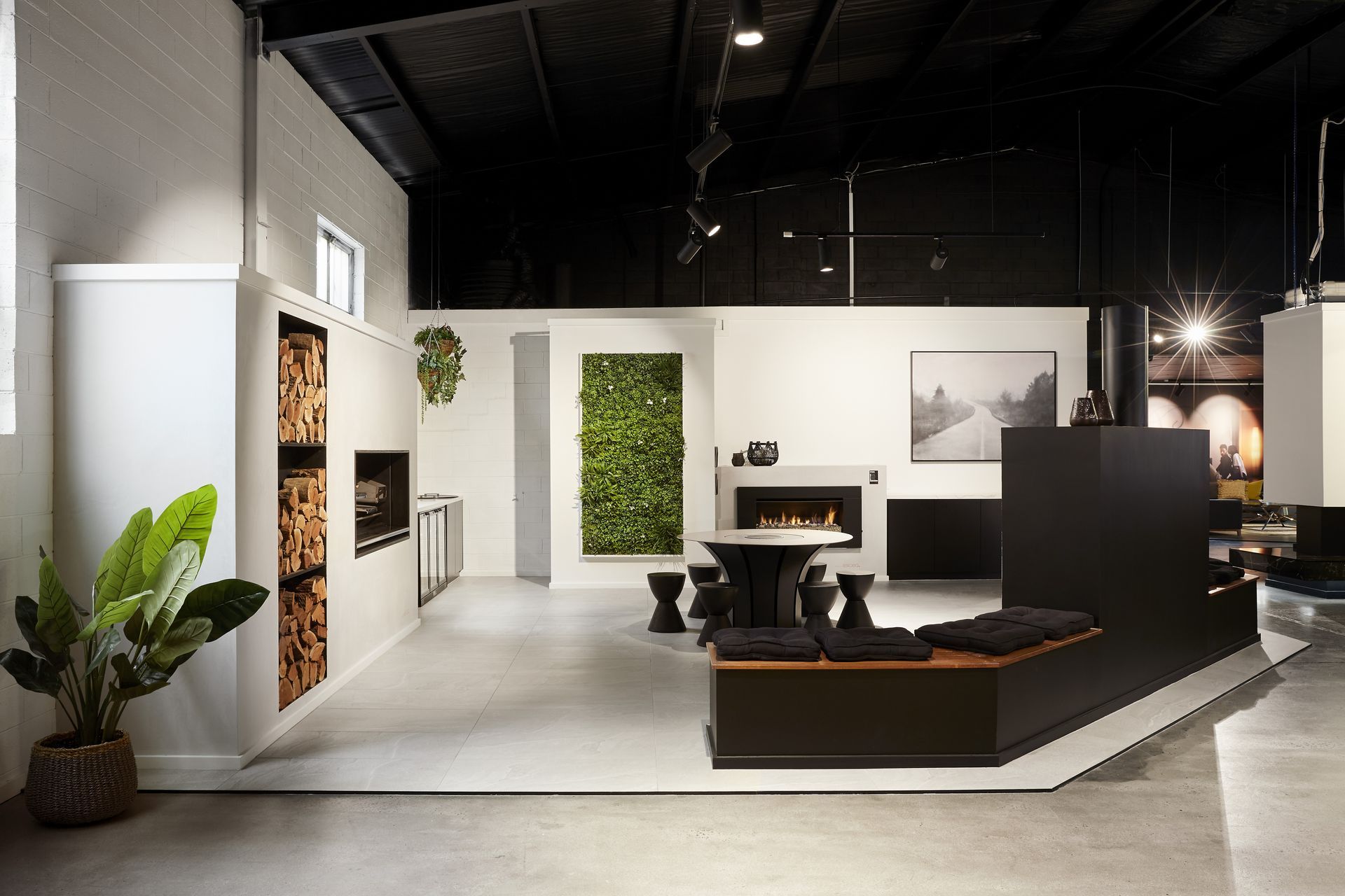 Stoke Fireplace Studio displays the full range of Outdoor Fireplaces from Escea.