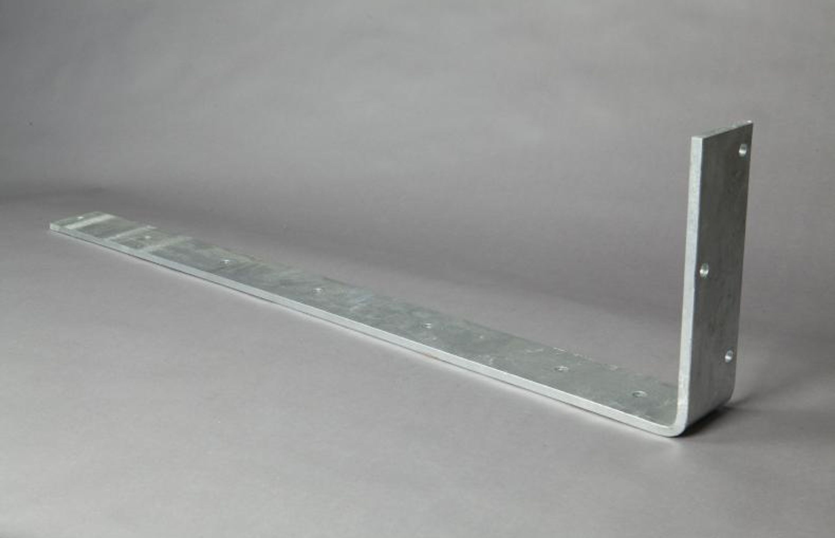 A Simple Solution to Support Free-Standing Walls