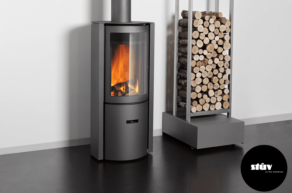 The Stûv 30 Compact 'One' ensures highly efficient combustion with an adjustable output between 3kW and 9kW.
