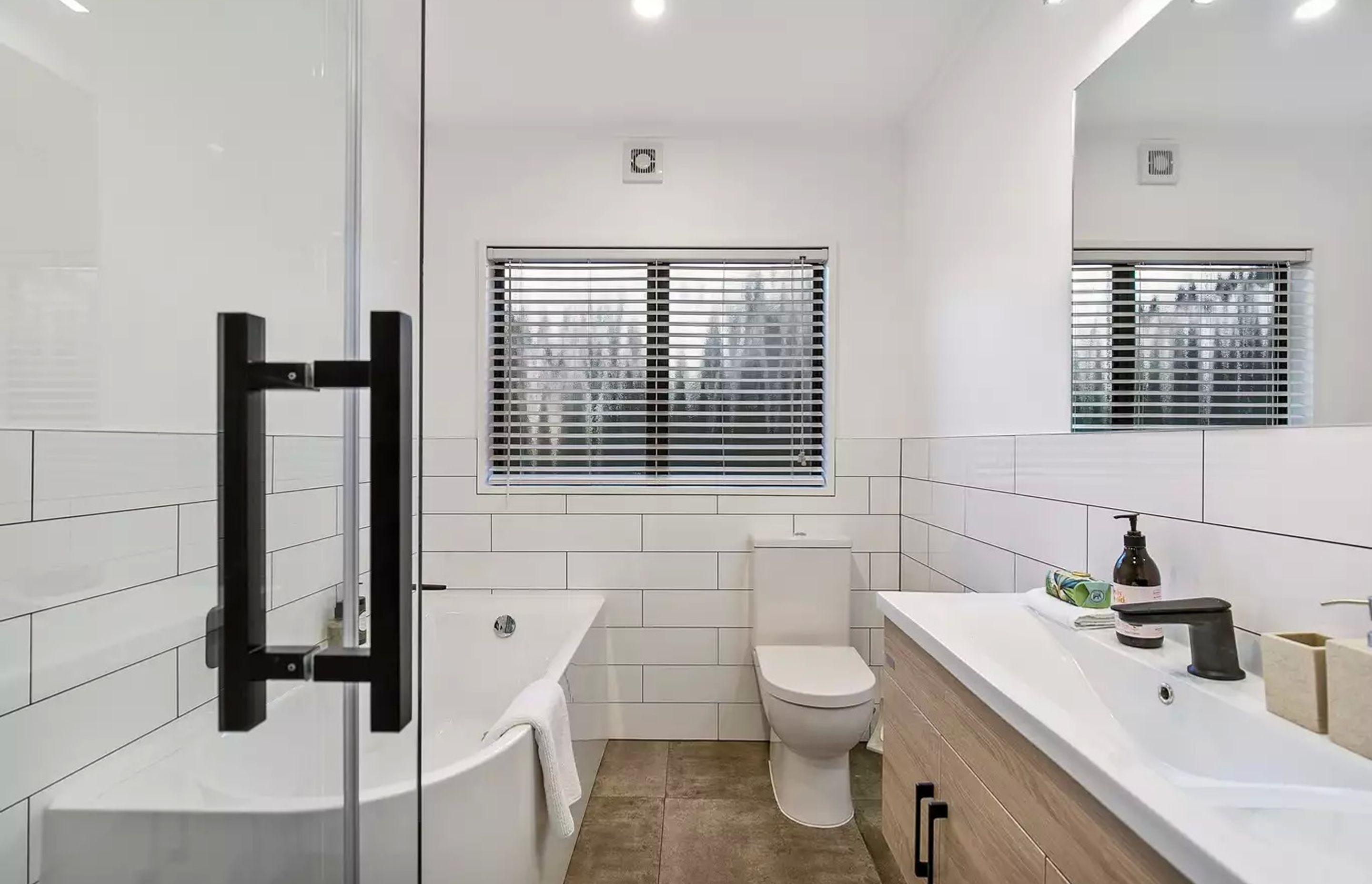 15 BATHROOM IDEAS FOR SMALL BATHROOM DESIGNS IN AUCKLAND – 2021 EDITION